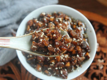 Thịt bò kho hay xào mãi cũng chán, đem sốt với loại rau duy nhất chứa vitamin D được món ngon, cơm nấu nhiều cũng hết