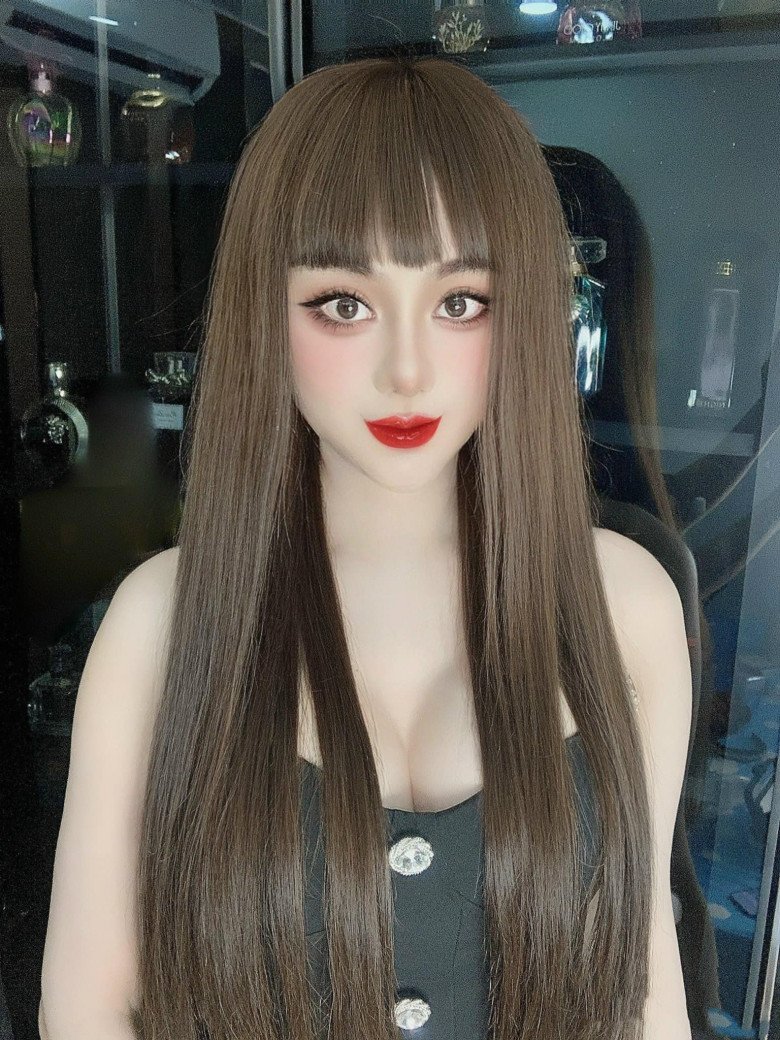 Mới đây, Lâm Khánh Chi đã xuất hiện sau loạt ồn ào đó. Quý cô tuổi tứ tuần khoe visual sáng choang.