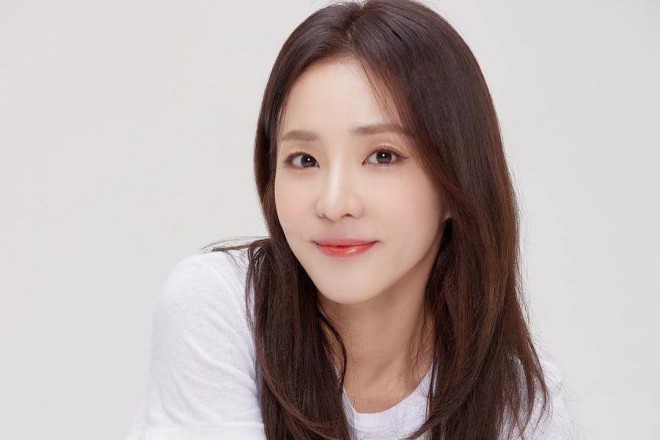 View - Sandara Park (2NE1): Quý cô trẻ mãi không già của Kbiz, từng có tuổi thơ cơ cực, bố tù tội, chụp hình nóng kiếm tiền