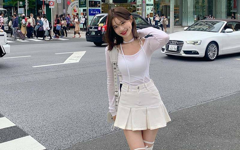 Ro Junghwa nổi tiếng nhất ở Hàn Quốc và Trung Quốc, cô nàng được mệnh danh là hot girl có chiếc má lúm đồng tiền đắt giá và ngọt ngào vô cùng. 
