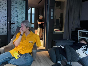 Biệt thự 5 tầng đẹp như khách sạn của vợ chồng HLV Rap Việt là nơi sinh ra nhiều bức ảnh triệu tương tác "sốt" MXH