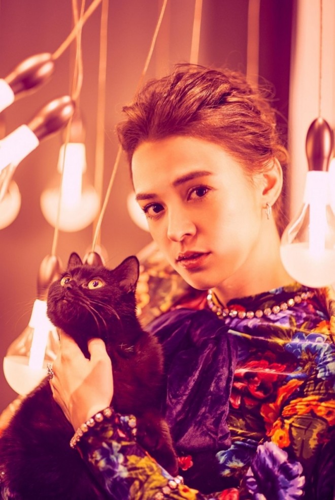 View - Trương Dung Dung - Bông hồng lai trở thành nàng Dương Quý Phi phong tình nhất Cbiz