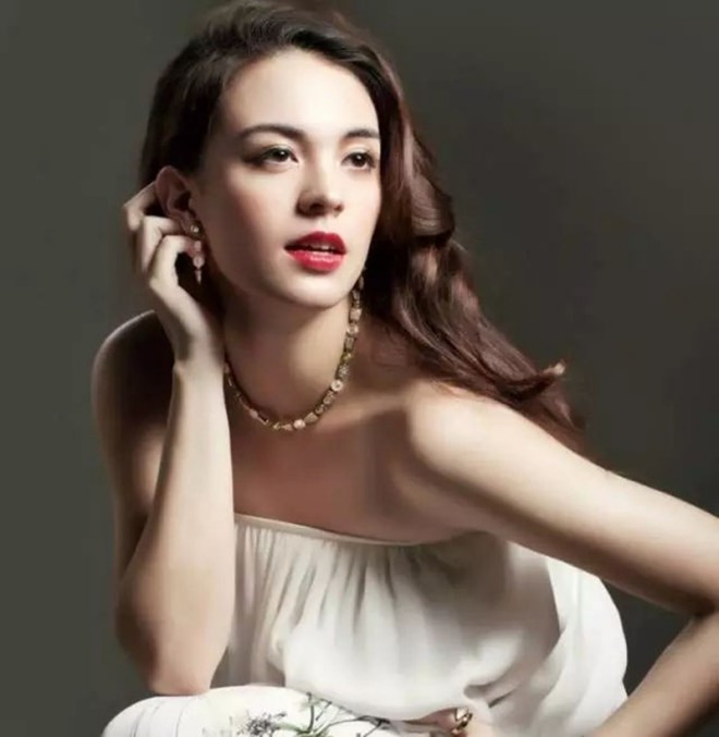 View - Trương Dung Dung - Bông hồng lai trở thành nàng Dương Quý Phi phong tình nhất Cbiz