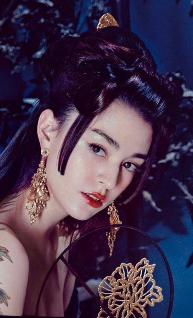 View - Trương Dung Dung - Bông hồng lai trở thành nàng Dương Quý Phi phong tình nhất Cbiz