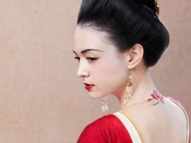 View - Trương Dung Dung - Bông hồng lai trở thành nàng Dương Quý Phi phong tình nhất Cbiz