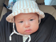 Làm mẹ - Bé gái có khuôn mặt hình vuông nổi tiếng MXH là cháu chủ tịch tập đoàn, đi học trường quốc tế 100 triệu/năm