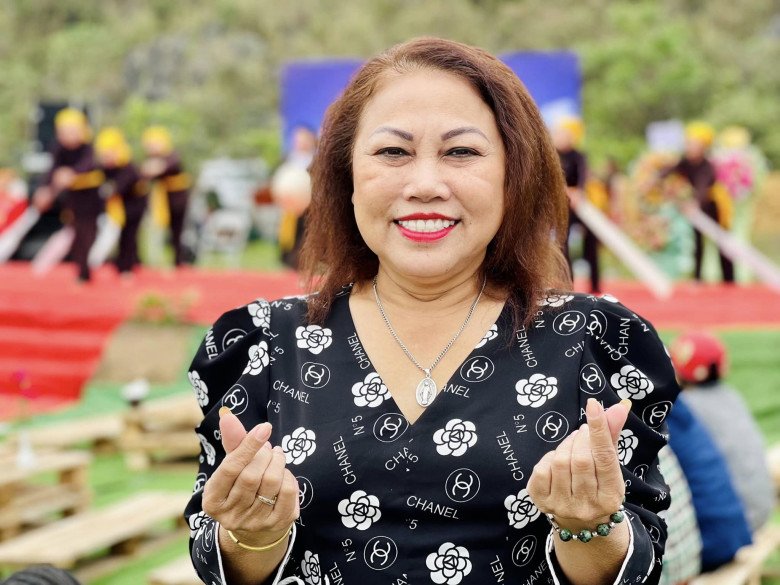 Siu Black 2 lần cưới cùng một người, quá khứ từng bị bạn trai bỏ rơi ...