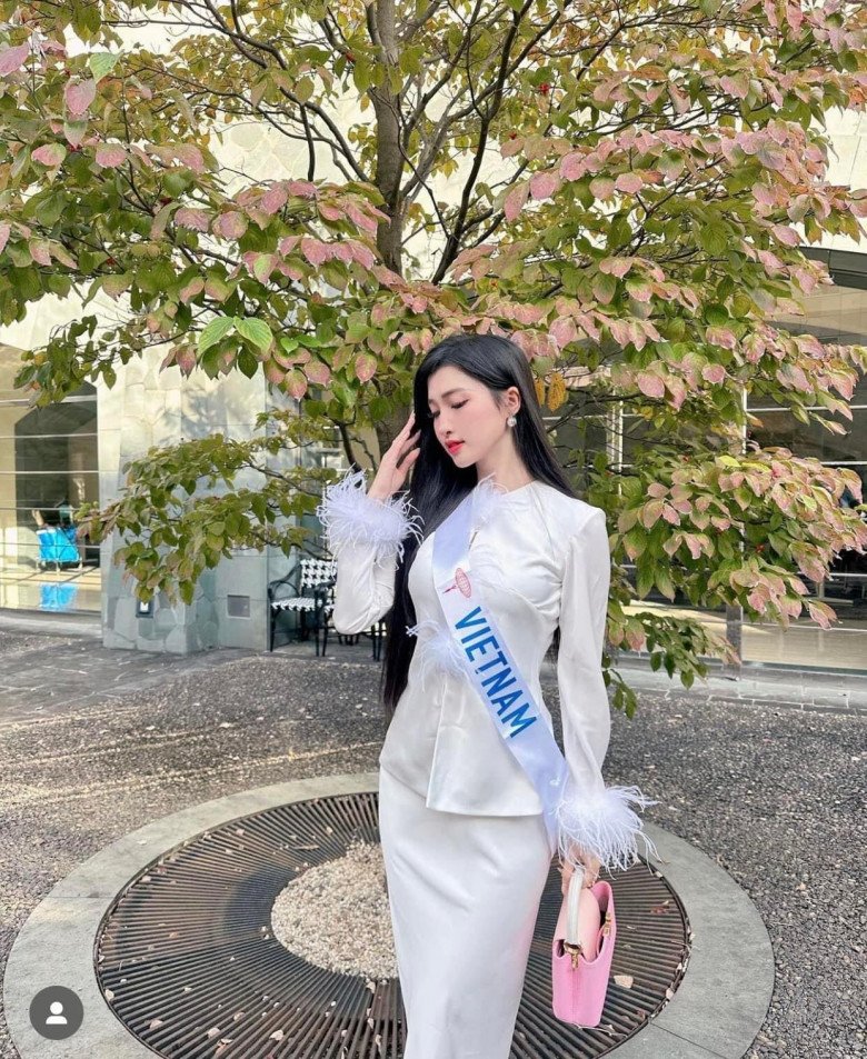 View - Thần tiên tỉ tỉ Phương Nhi đẹp rực rỡ nhận giải lớn tại Miss International 2023, fans sắc đẹp bất ngờ lo lắng vì sao?