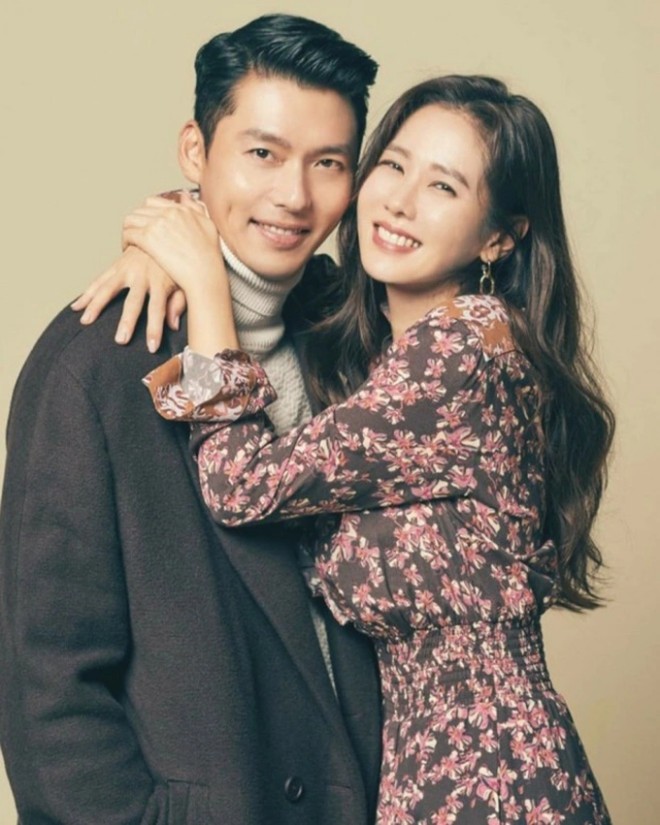 Son Ye Jin nói Hyun Bin là mối tình đầu của cô.