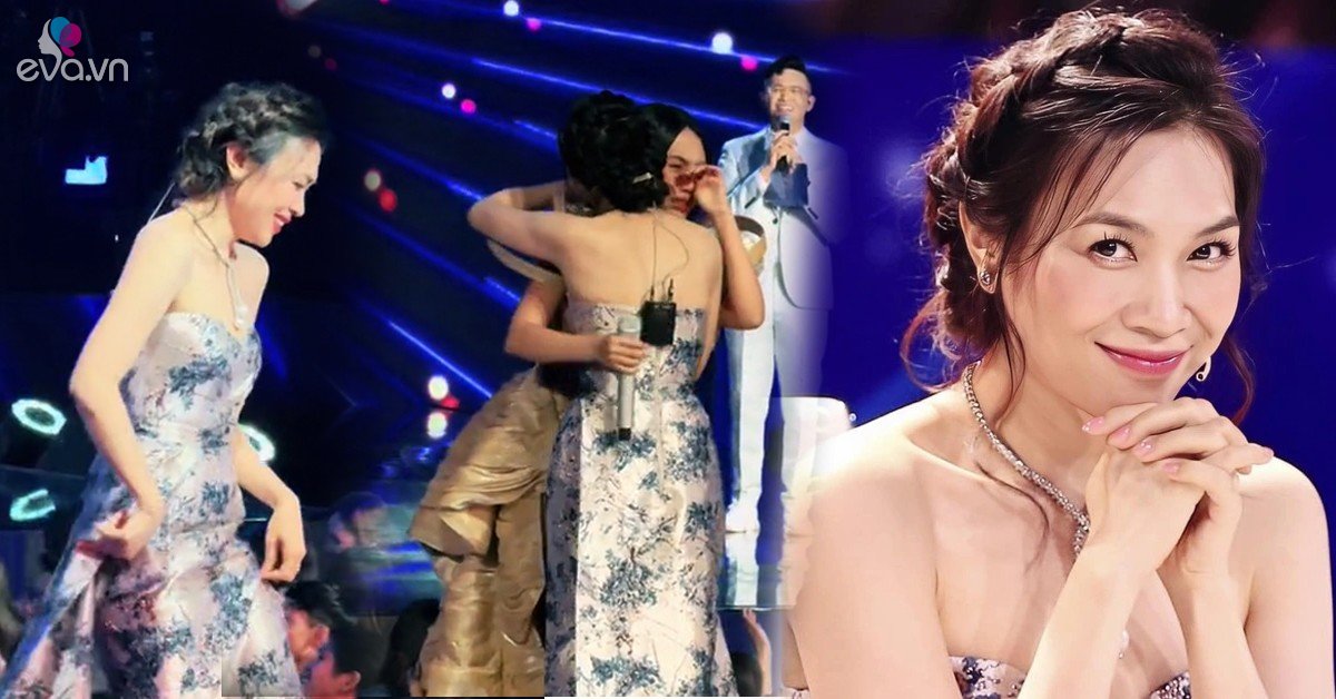 View - Vietnam Idol: Sốt khoảnh khắc Mỹ Tâm xinh như thiên thần chạy lên ôm Phương Mỹ Chi, Top 5 lộ diện