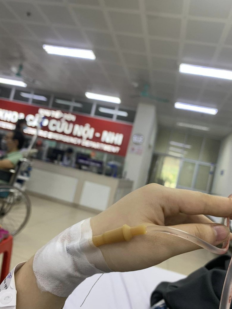 Bất đắc dĩ vào viện Thanh Nhàn cấp cứu lúc bầu 33 tuần, chị Thảo Nguyên đã quyết định quay xe về đây đi đẻ. (Ảnh: NVCC)