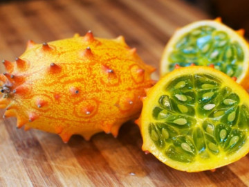 Có hình dáng bên ngoài như sâu róm, được rất nhiều người ưa thích vì ngon, giá 400.000 đồng/quả