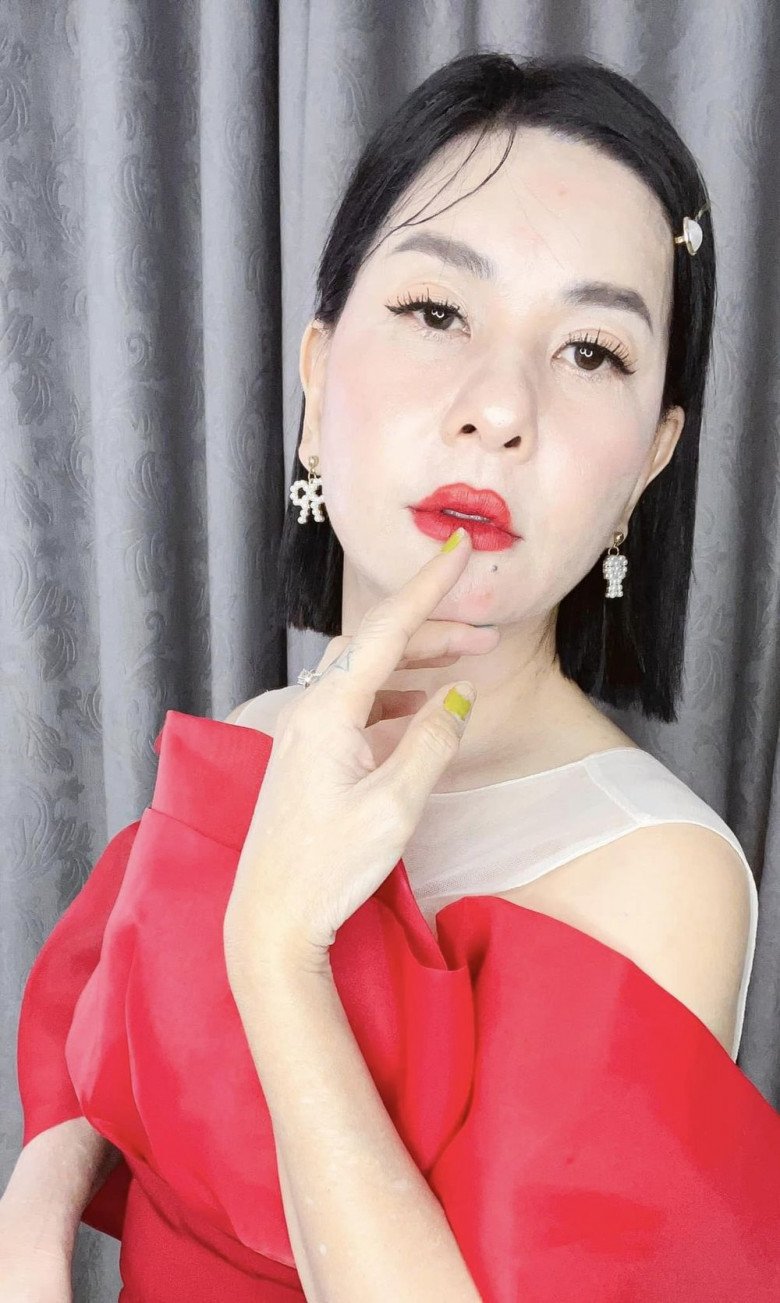 View - Nhan sắc cặp đôi Tư Mắm của Đất Phương Nam: Đều vướng nghi vấn dao kéo, riêng Cát Phượng có chiêu đỉnh