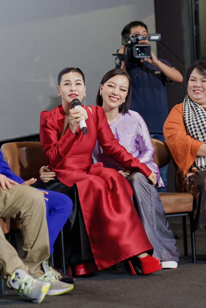 View - Nhan sắc cặp đôi Tư Mắm của Đất Phương Nam: Đều vướng nghi vấn dao kéo, riêng Cát Phượng có chiêu đỉnh