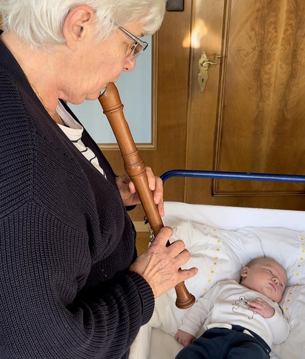 View - Nữ giám đốc Việt lấy chồng Thụy Sĩ nay đã làm mẹ, chia sẻ trải nghiệm đi đẻ cực… chill