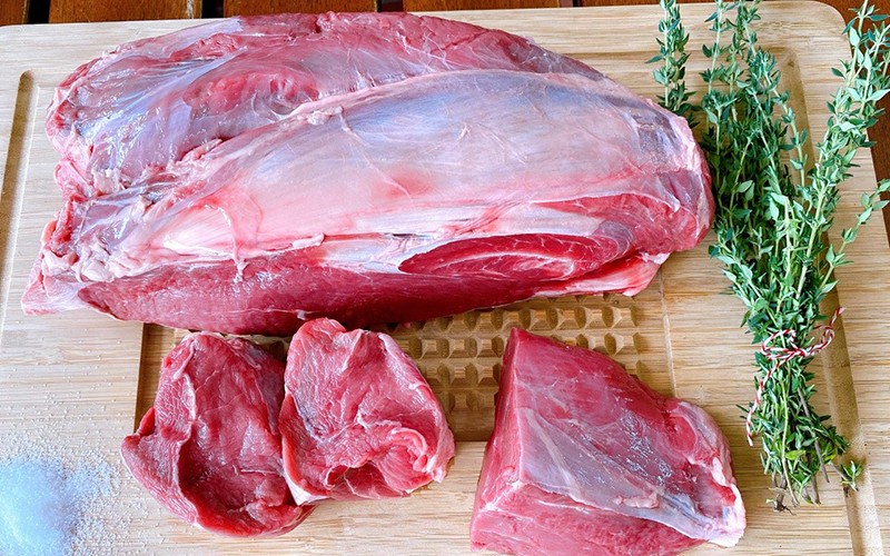 Thịt bò là thực phẩm giàu protein chất lượng cao có tác dụng duy trì và phát triển khối lượng cơ bắp.
