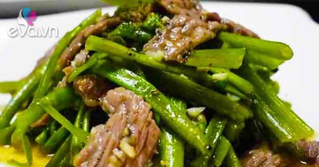 View - Rau này tưởng chỉ ăn cùng lòng lợn, không ngờ xào thịt bò ngon nhức nhối