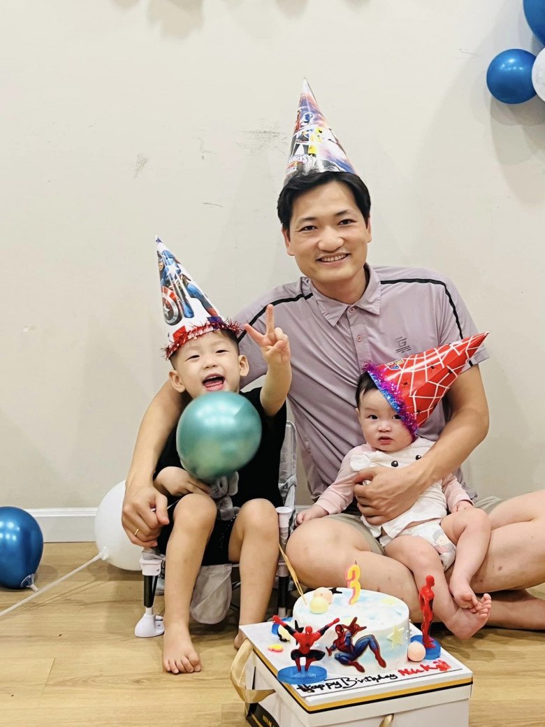 Á quân Sao Mai sốc phát khóc vì bị học trò chê bai: Bà mẹ có tổ ấm đáng ngưỡng mộ, chồng chuẩn bố bỉm sữa - 9