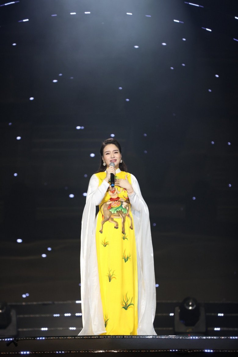 Với những cố gắng hết mình để thay đổi, trau dồi giọng hát, cuối cùng Đinh Trang đã bước được một bước chân trên con đường thực hiện ước mơ.