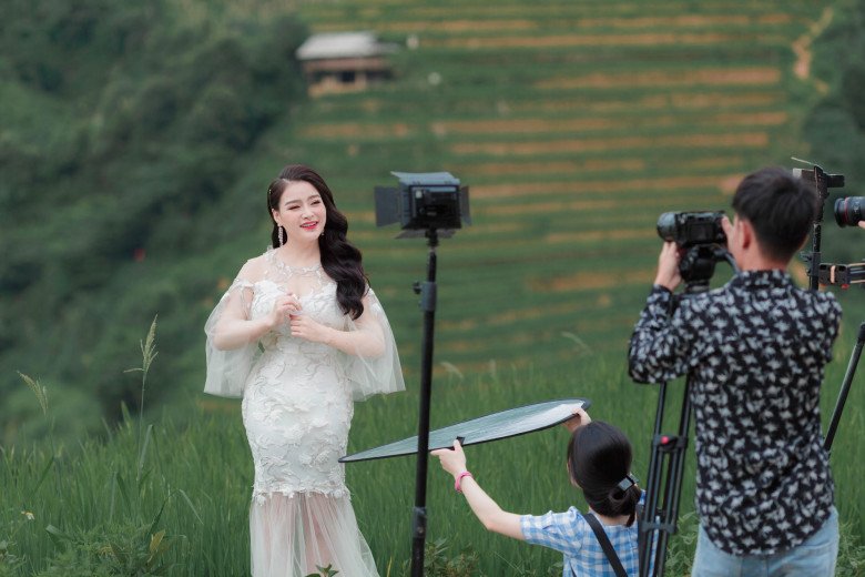 Xuất sắc giành được Á quân Sao mai 2013, tên tuổi Đinh Trang ngày càng được nhiều người biết đến.