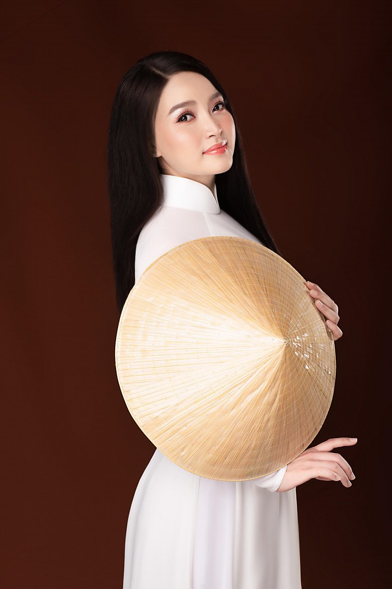 Đinh Trang sốc và hoang mang khi bị học trò lập group nói xấu, chê bai giọng hát.