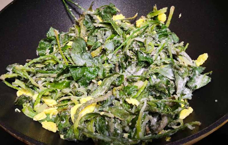 View - Lá mọc dại đầy vườn nhìn như tai lợn, hái về nấu kiểu này ngon tuyệt tiếc là ở Việt Nam ít người ăn