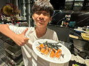 Yêu con - Con trai Lệ Quyên tự vào bếp nấu món ăn sang chảnh, thiếu gia nhà giàu vẫn được bố mẹ dạy cơm nước từ nhỏ