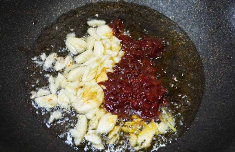 View - Ruột của cây này phơi khô bán đắt hơn thịt, bổ ngang "nhân sâm”, ăn vào giòn giòn như sứa