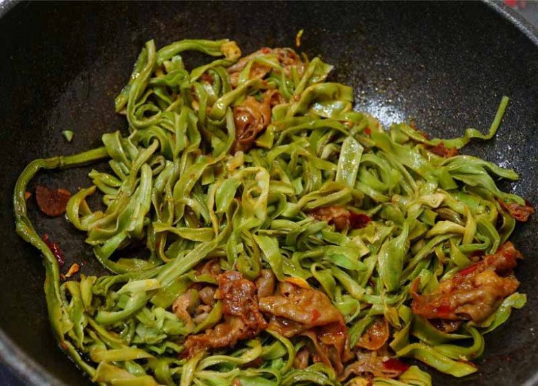 View - Ruột của cây này phơi khô bán đắt hơn thịt, bổ ngang "nhân sâm”, ăn vào giòn giòn như sứa