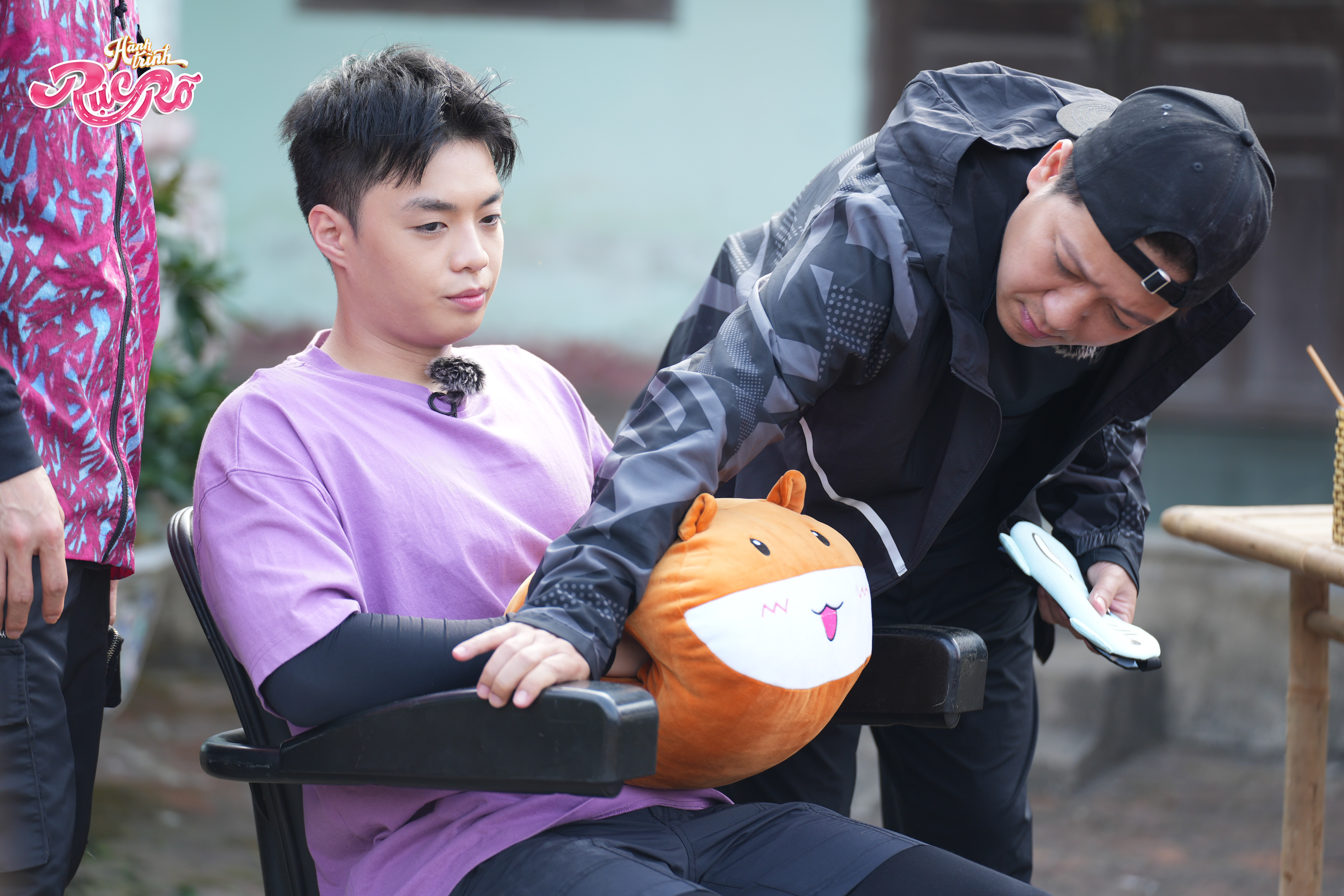 View - Bích Phương khóc nức nở: Không nghĩ mình tệ đến vậy, bị dân mạng chê điệu và nhão