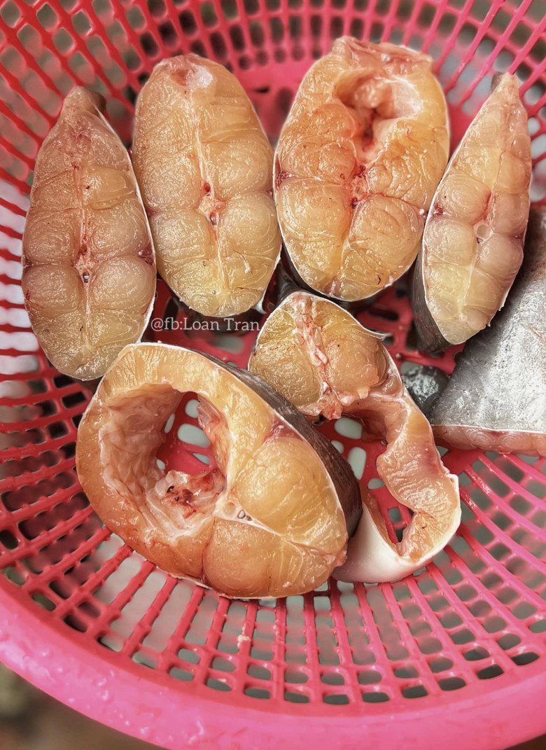 Học cách làm cá kho khế đơn giản nhưng trôi cơm, thịt cá mềm ngọt thơm nức của mẹ đảm Hòa Bình - 5