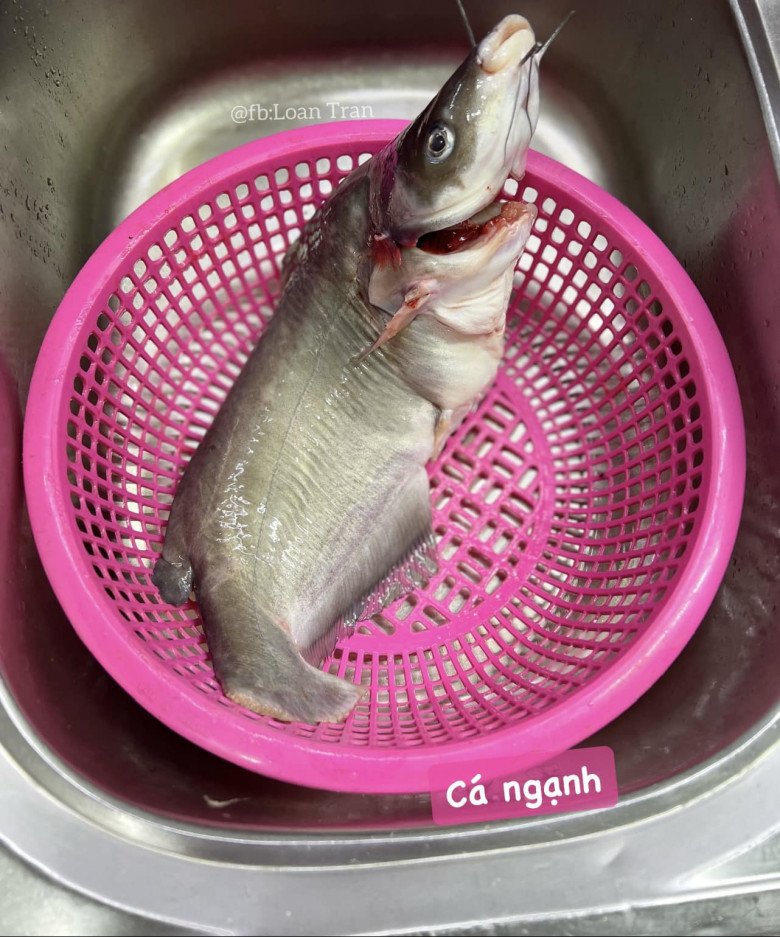 Học cách làm cá kho khế đơn giản nhưng trôi cơm, thịt cá mềm ngọt thơm nức của mẹ đảm Hòa Bình - 4
