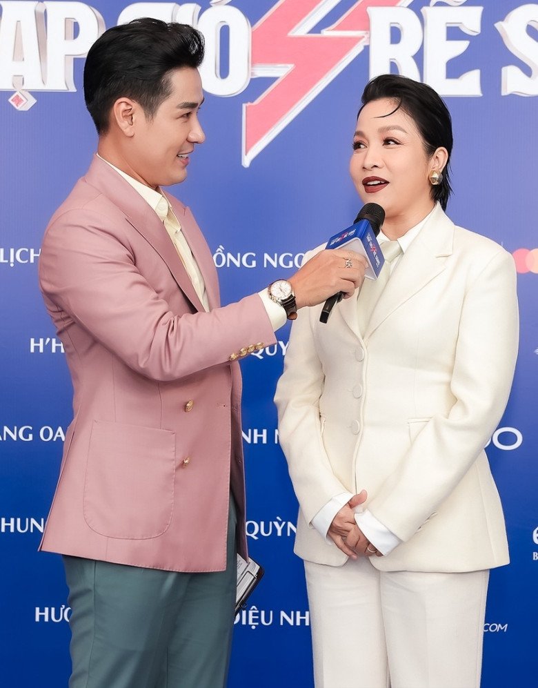 View - Chị Đẹp Đạp Gió Rẽ Sóng: Sao nữ nhà trăm tỷ xuất hiện với kim cương lấp lánh, Mỹ Linh quyền lực như giám khảo