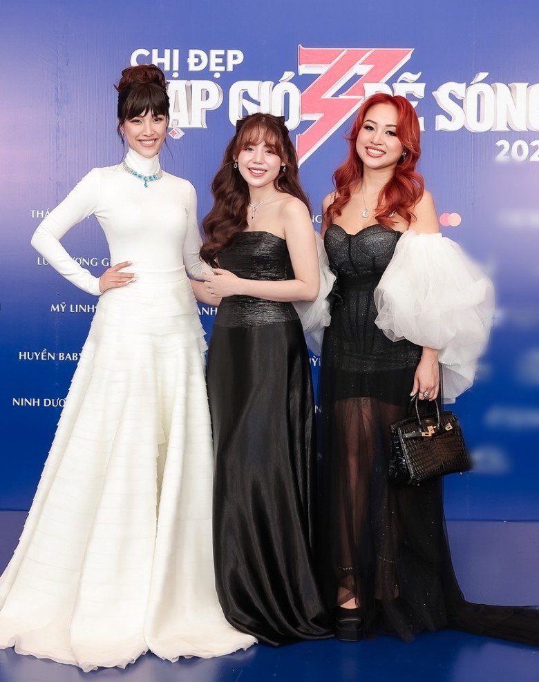 View - Chị Đẹp Đạp Gió Rẽ Sóng: Sao nữ nhà trăm tỷ xuất hiện với kim cương lấp lánh, Mỹ Linh quyền lực như giám khảo