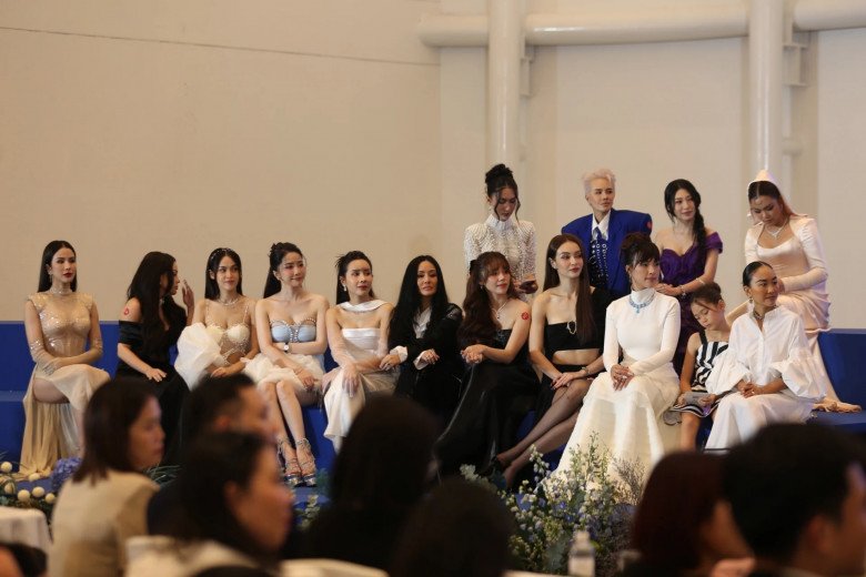 View - Chị Đẹp Đạp Gió Rẽ Sóng: Sao nữ nhà trăm tỷ xuất hiện với kim cương lấp lánh, Mỹ Linh quyền lực như giám khảo