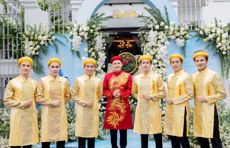 View - Hà Trí Quang và bạn trai Thanh Đoàn làm đám hỏi đồng giới rần rần miền Tây: Quốc Trường bê tráp, Thanh Bạch làm MC