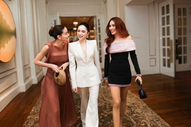 img srchttps://cdn.eva.vn/upload/4-2023/images/2023-10-23/danh-tinh-my-nhan-bat-duoc-hoa-cuoi-cua-thanh-hang-mot-nhan-vat-lien-tuc-vang-mat-lam-dan-mang-thac--394261412_7202328729777360_9177141879984070040_n-1698049878-386-width780height521.jpg width660 /