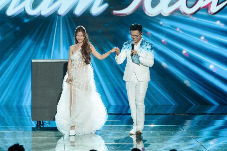 Nam MC cân cả chung kết Vietnam Idol và The New Mentor: Lấy vợ BTV, gây ngưỡng mộ với học vấn và độ giàu có - 1