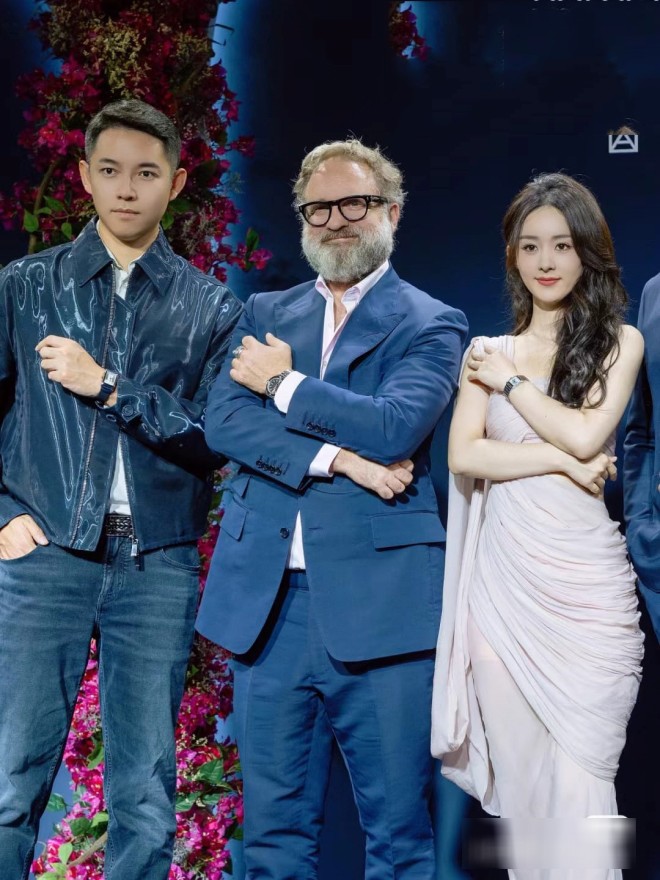 Nhiều fan đẩy thuyền cặp đôi.