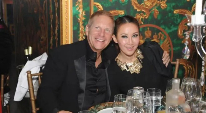 Rockowitz thực sự cặp bồ sau lưng vợ?