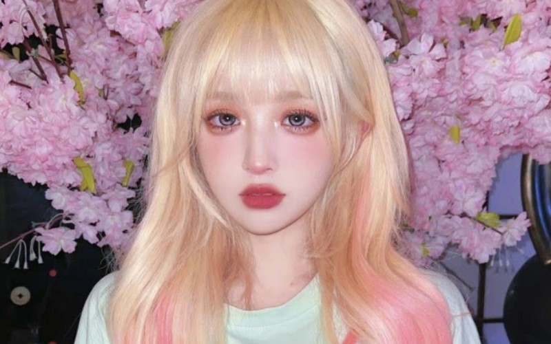 Ki Trí Trương có tới 10 triệu fan trên mạng. Người hâm mộ ví von cô là "búp bê Barbie".
