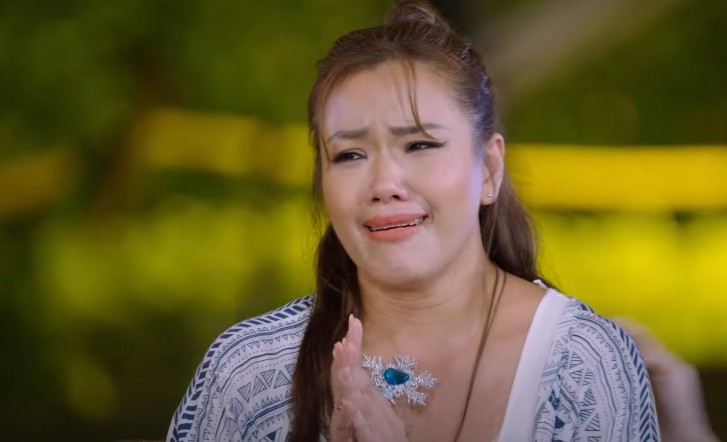 View - Lý do hoa hậu giản dị nhất Việt Nam khóc nức nở tại Chị Đẹp, Phù Vân giáo chủ đi bộ cũng gây tranh cãi