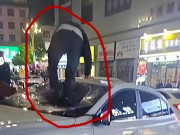 Tin tức - Thấy chiếc ô tô quen bên đường, người đàn ông tá hỏa khi nhìn vào bên trong