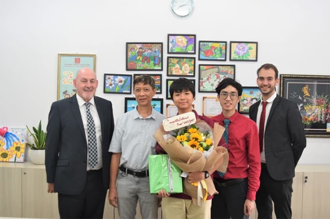 Giải thưởng danh giá mà con gái MC Quyền Linh mới đạt: Chứng nhận đặc biệt dành cho học sinh ưu tú - 3