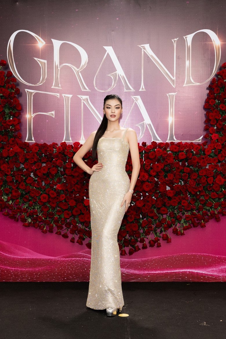 Thảm đỏ chung kết Miss Grand International 2023: Minh Kiên amp;#34;lẻ bóngamp;#34;, Kiều Loan rực rỡ khoe sắc - 16