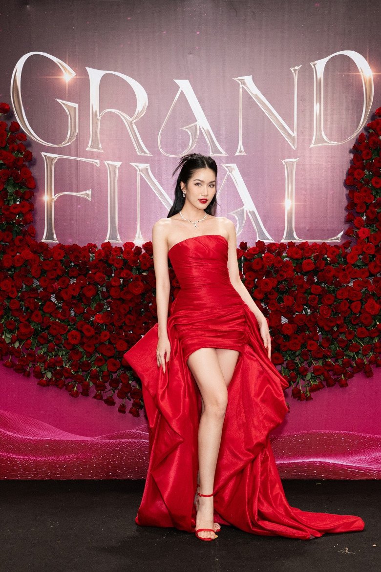 Thảm đỏ chung kết Miss Grand International 2023: Minh Kiên amp;#34;lẻ bóngamp;#34;, Kiều Loan rực rỡ khoe sắc - 18