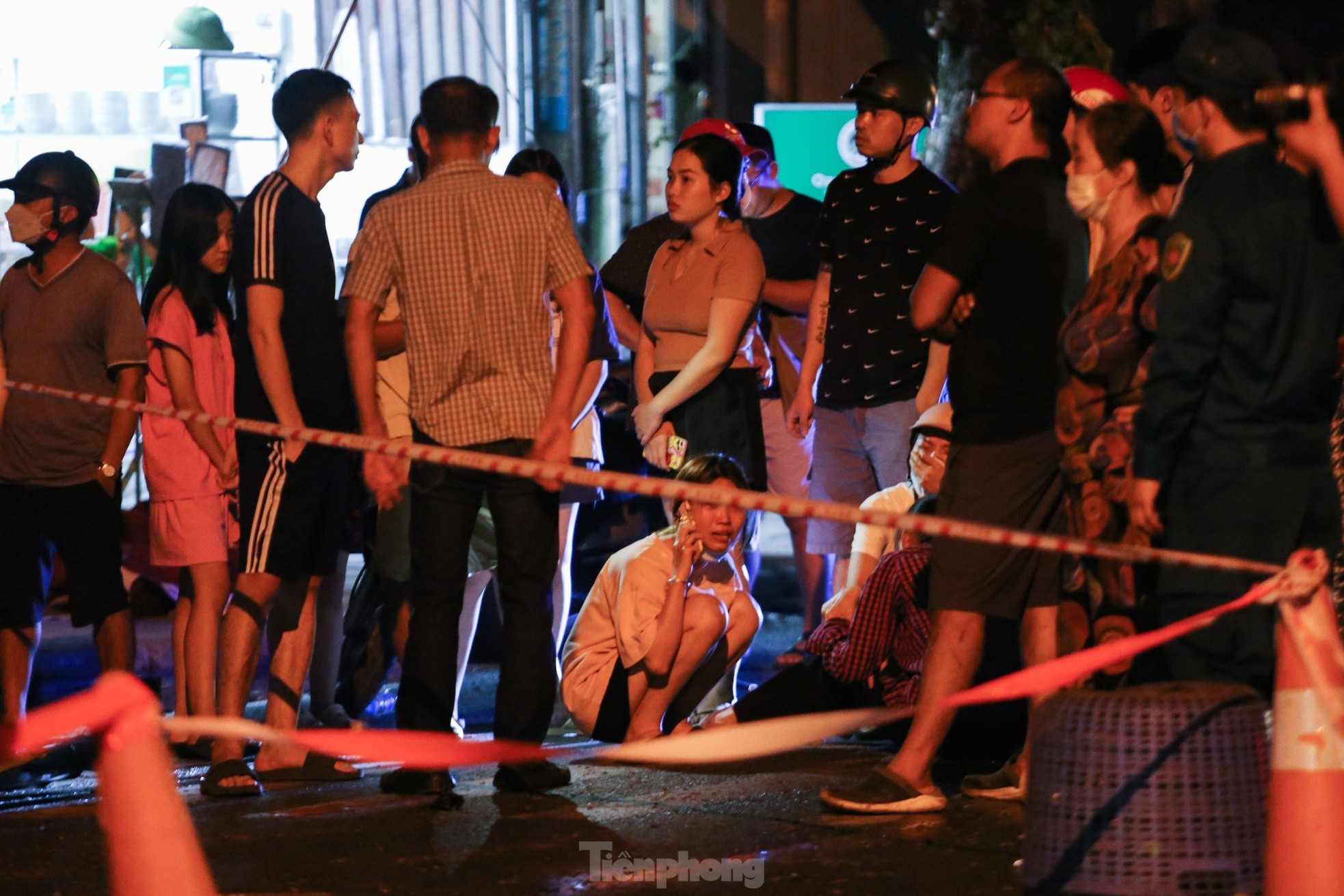 View - Cận cảnh hiện trường vụ cháy khiến 4 người trong một gia đình thương vong ở Hà Nội