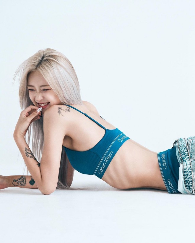 View - Thư Kỳ - Quản lý cũ tiết lộ chuyện Thư Kỳ bị gạ hầu rượu, nói một câu khiến fan sốc