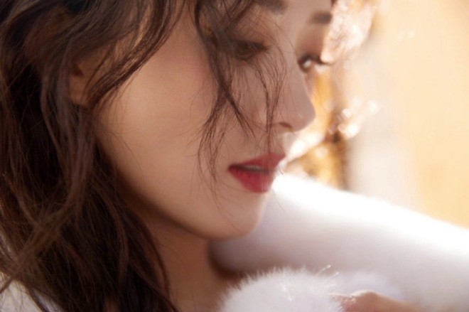 View - Thư Kỳ - Quản lý cũ tiết lộ chuyện Thư Kỳ bị gạ hầu rượu, nói một câu khiến fan sốc