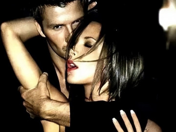 Vợ cựu danh thủ Beckham tiết lộ điều thầm kín mỗi đêm bên chồng khiến ai nghe xong cũng đỏ mặt